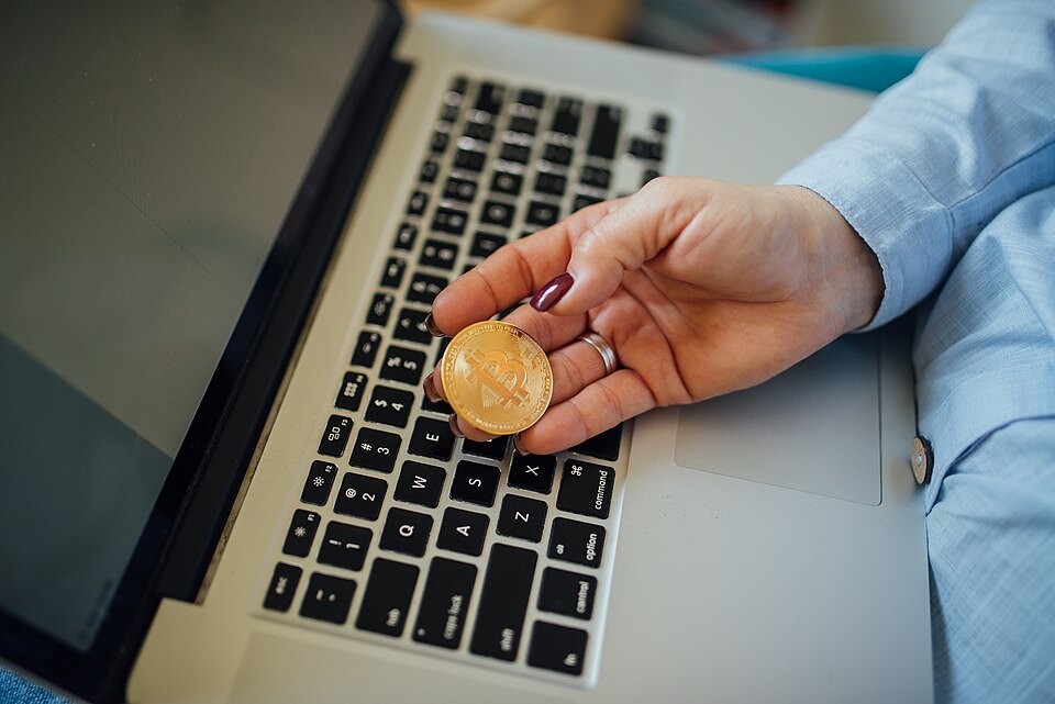 Bitcoin atraviesa un octubre débil: el balance mensual todavía sigue abierto