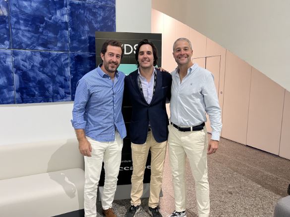 Foto: Con Hugo Arevalo, Chairman de The Power MBA y Luis Garay, Partner de Samaipata 